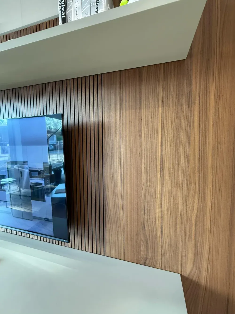 Parete attrezzata Soggiorno boiserie in stile design a prezzo ribassato^Pianca Sale