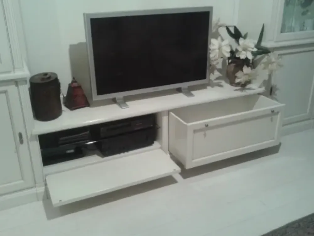 Outlet Parete attrezzata Soggiorno dressy laccato bianco in stile classica a prezzo ribassato Pareti Attrezzate