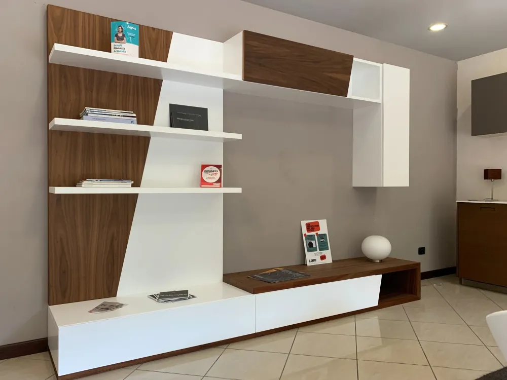 Parete attrezzata Traverso della marca con un ribasso esclusivo Pareti Attrezzate