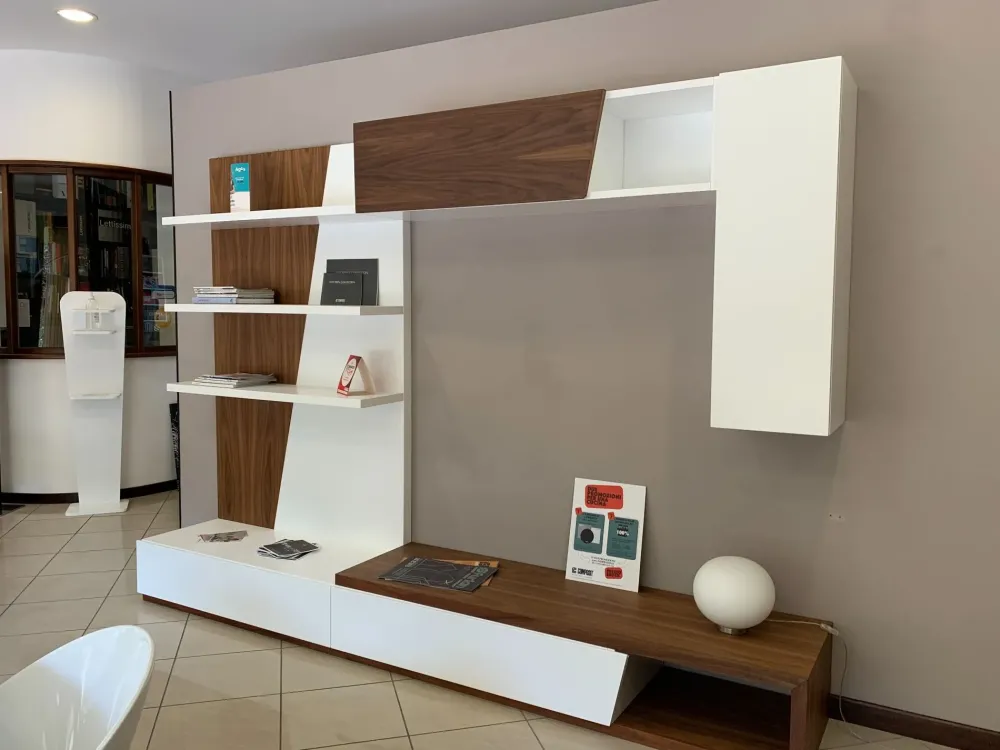 Parete attrezzata Traverso della marca con un ribasso esclusivo Pareti Attrezzate