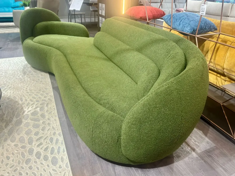 Pianca Peonia disegnato da cristina celestino tessuto in poliuretano in Offerta Outlet- Divani