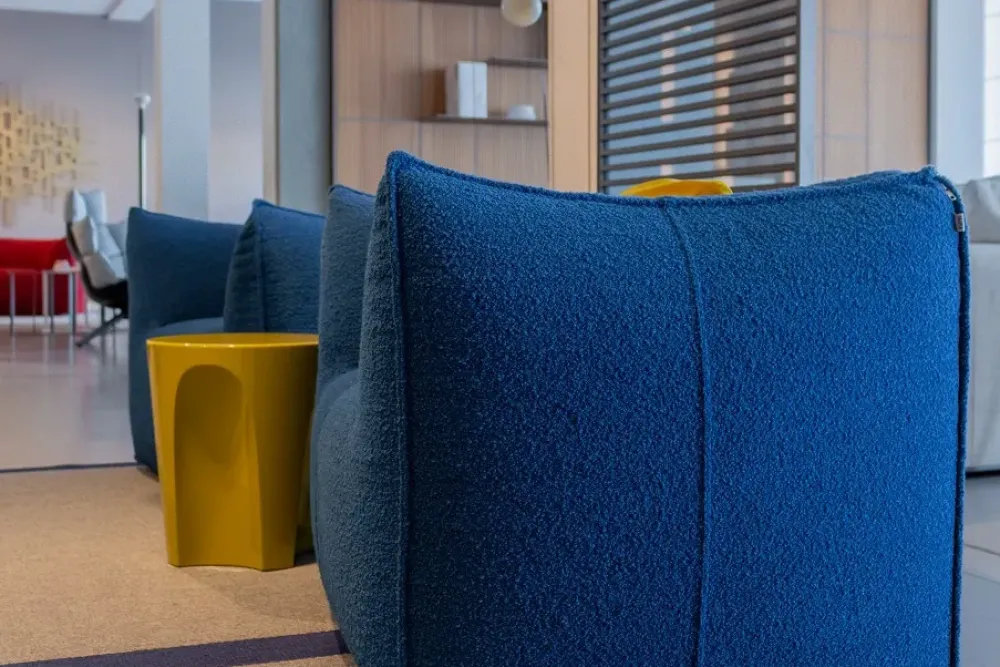 Poltrona Bambola in Tessuto SCONTATA^B&B Italia Discount