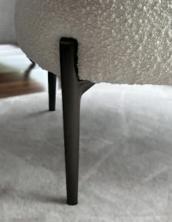 Poltrona con seduta fissa Poltroncina squadrata tosca di design a prezzo Outlet^Artigianale New