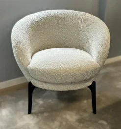 Artigianale Poltrona con seduta fissa Poltroncina tonda emily di design a prezzo scontato- Poltrone