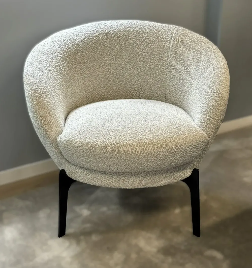 Artigianale Poltrona con seduta fissa Poltroncina tonda emily di design a prezzo scontato- Poltrone