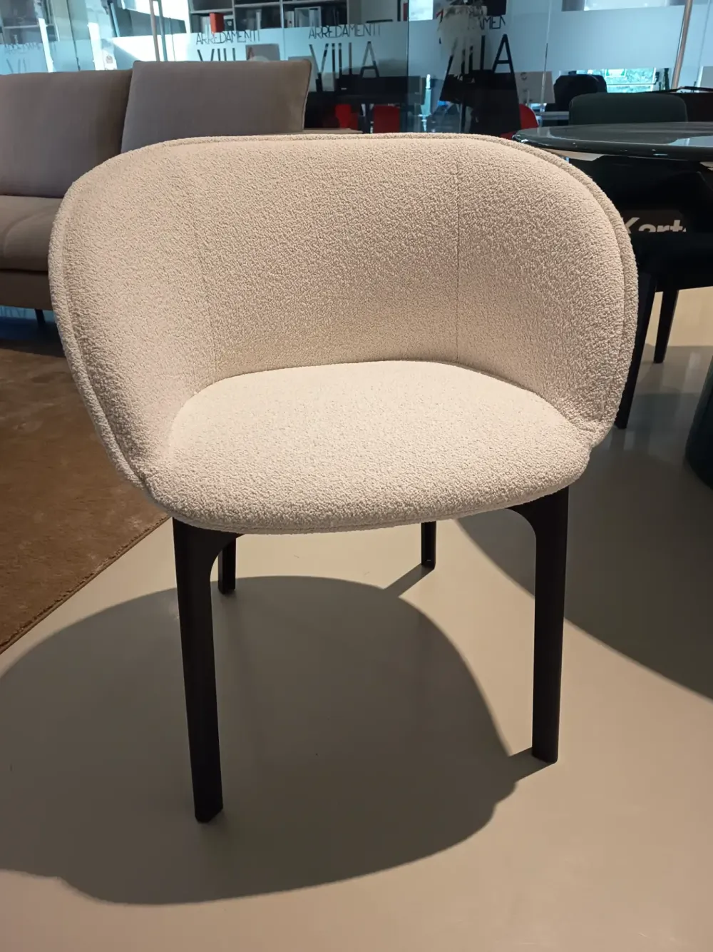 Poltrona con seduta fissa Charla a prezzo Outlet^Kartell Hot