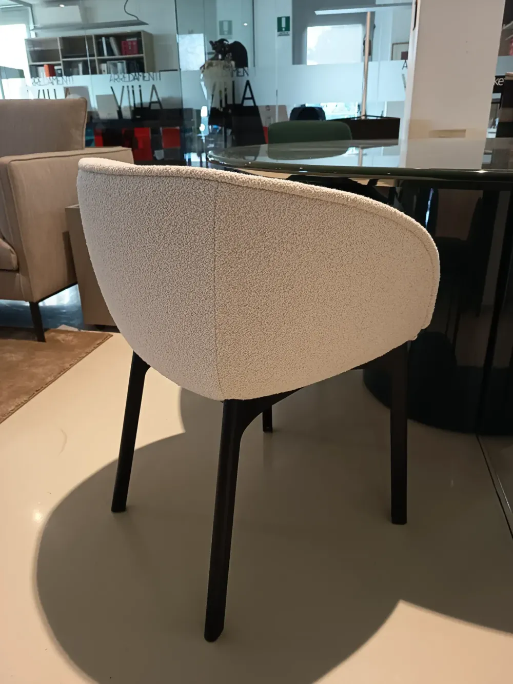 Poltrona con seduta fissa Charla a prezzo Outlet^Kartell Hot