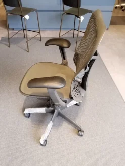 Discount Poltrona da ufficio Mirra in metallo in Offerta Outlet Arredo Ufficio