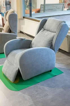Hot Poltrona in Tessuto Carla relax a prezzo scontato Poltrone