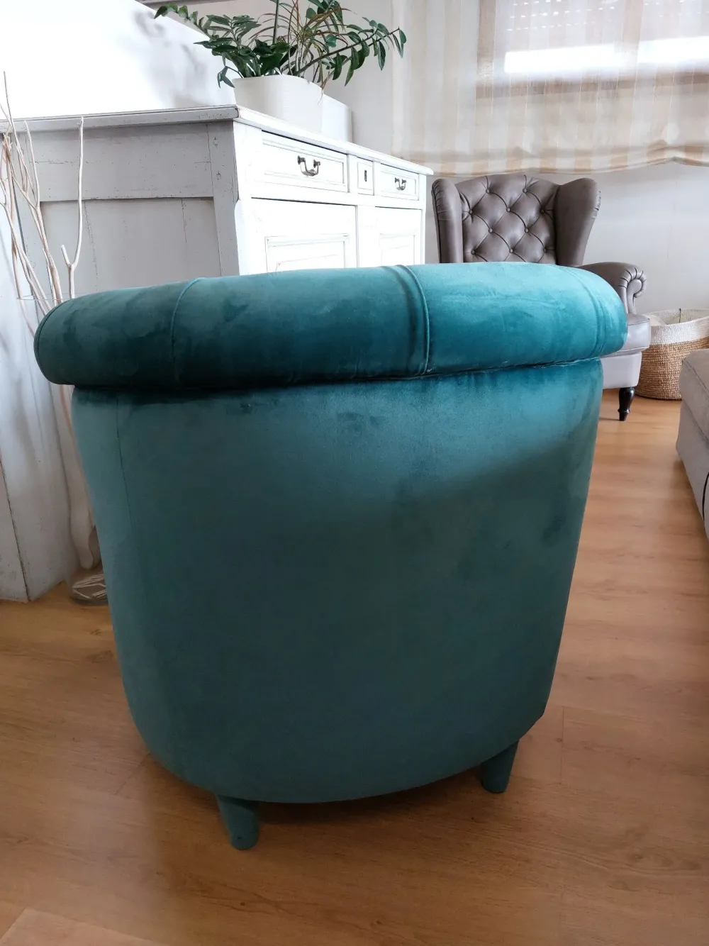 Art Salotti Poltrona modello Sabri capitonnè ad un prezzo conveniente- Poltrone