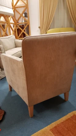 Poltrona modello Vivienne ad un prezzo imperdibile^Cavadivani Clearance