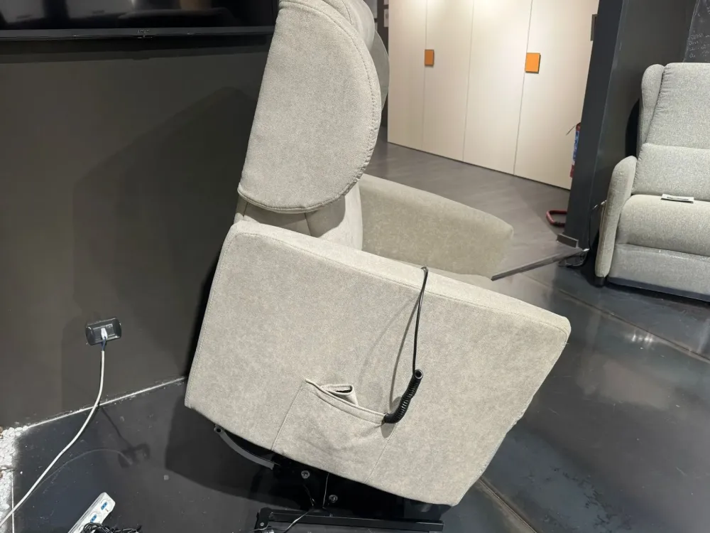 Poltrona relax modello Carina a marchio con forte sconto^Spazio Relax New