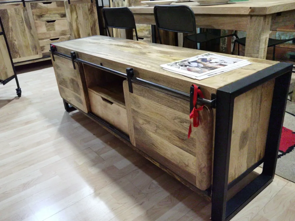 Outlet Etnico Porta tv di modello Mobile portatv vac industrial ante scorrevoli a PREZZI OUTLET- Porta Tv