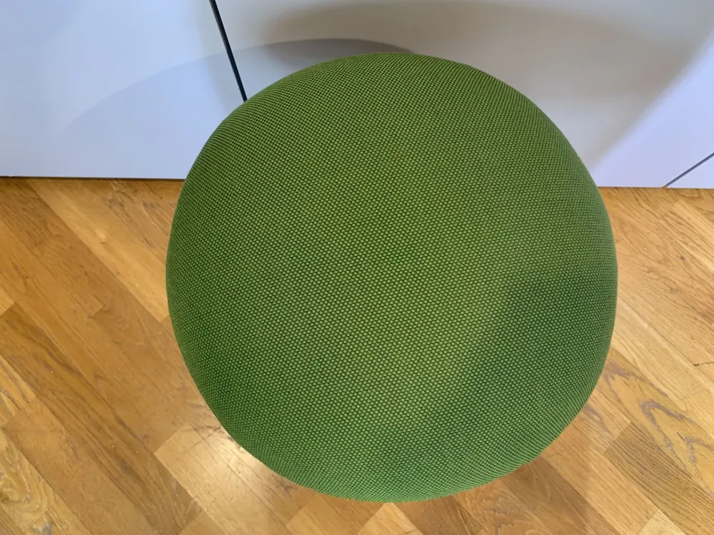Pedrali Pouf Ikon in offerta. Design moderno ed elegante.- Pouf