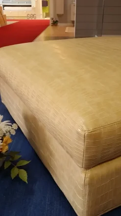 Pouf in pelle Village a marchio a prezzo ribassato^Feg Outlet