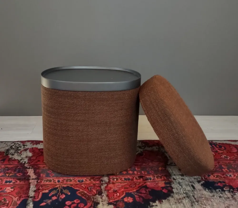 Outlet Pouf in tessuto Nobu a marchio a prezzo scontato Pouf