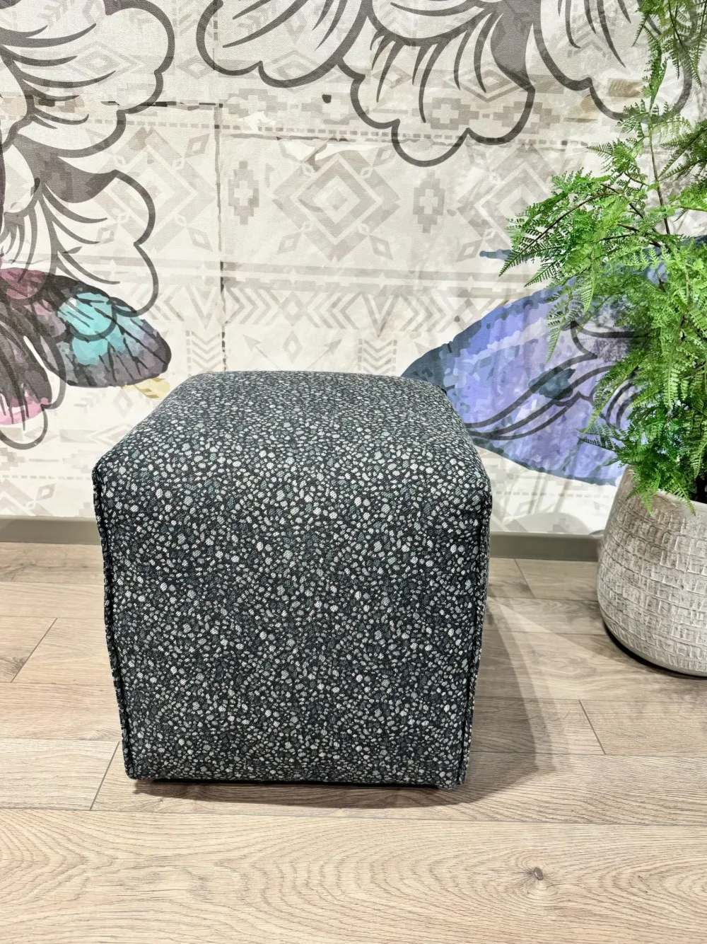 Longoni Poltrone e Divani Pouf moderno modello Dove vuoi a prezzo scontato- Pouf