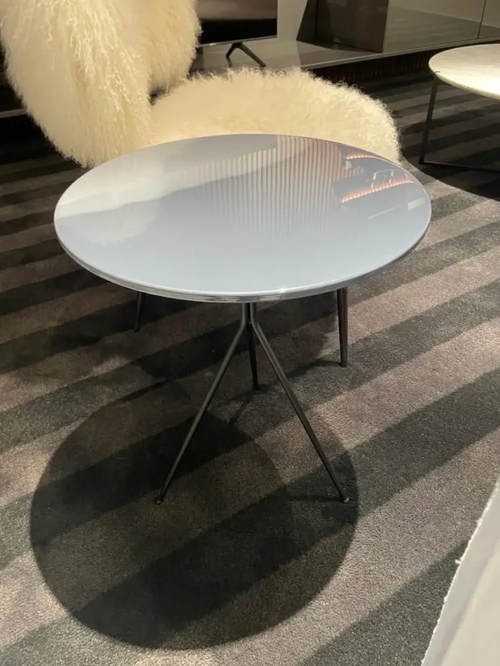 Outlet Prezzi ribassati per il tavolino design Liquid di Tavolini