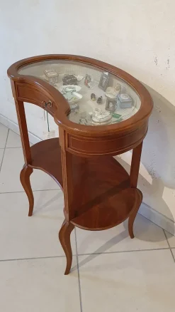 Outlet Prezzi ribassati per il tavolino classico Bacheca in mogano di Tavolini