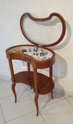 Outlet Prezzi ribassati per il tavolino classico Bacheca in mogano di Tavolini