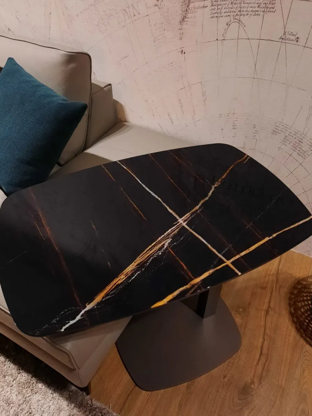 Sale Prezzi ribassati per il tavolino design Servus di Tavolini