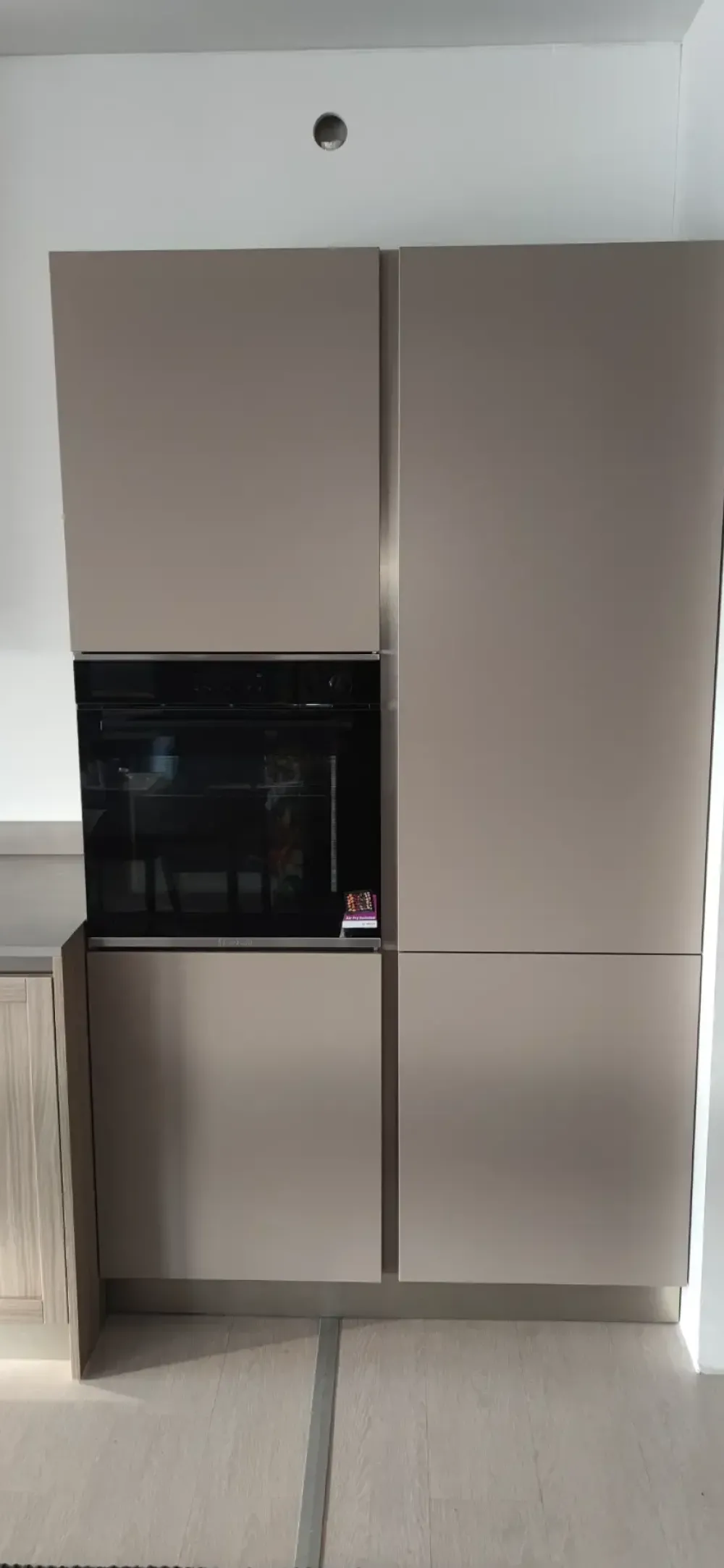 Richiedi il prezzo: cucina rovere moro moderna Colombini artec lungomare man up78 di scontata^Colombini Casa Hot