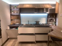 Veneta Cucine Richiedi il prezzo: cucina altri colori moderna Start time presa di in offerta- Cucine Ad Angolo|Cucine Moderne