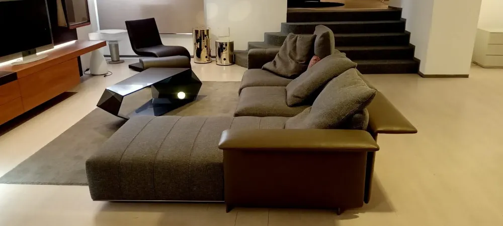 Richiedi ora il prezzo del Divano con penisola Freeman in foto^Minotti Discount