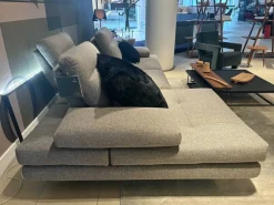 Richiedi ora il prezzo del divano Con penisola Toby wing nella fotografia Divani