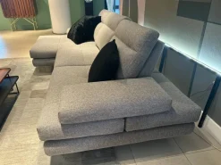 Richiedi ora il prezzo del divano Con penisola Toby wing nella fotografia Divani