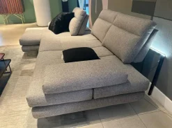 Richiedi ora il prezzo del divano Con penisola Toby wing nella fotografia Divani