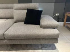 Richiedi ora il prezzo del divano Con penisola Toby wing nella fotografia Divani