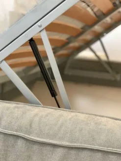 Bonaldo Richiedi ora il prezzo del letto Fluff nella fotografia- Letti