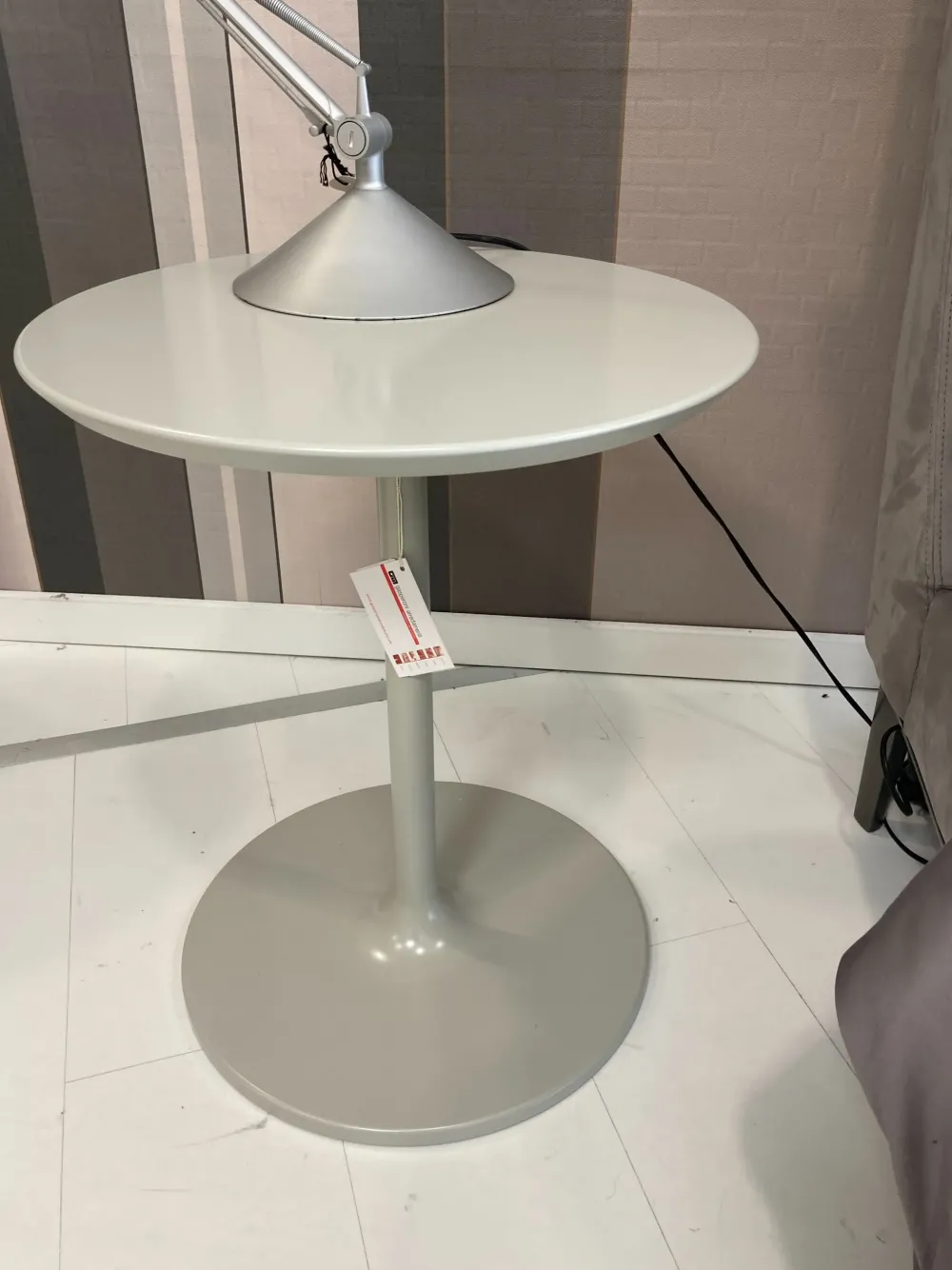 Scopri i prezzi ribassati del tavolino design Simplit di !^Twils Outlet