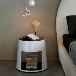 Scopri il comodino Nigel di a prezzo scontato!^Cattelan Italia Hot