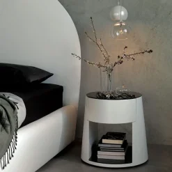 Scopri il comodino Nigel di a prezzo scontato!^Cattelan Italia Hot