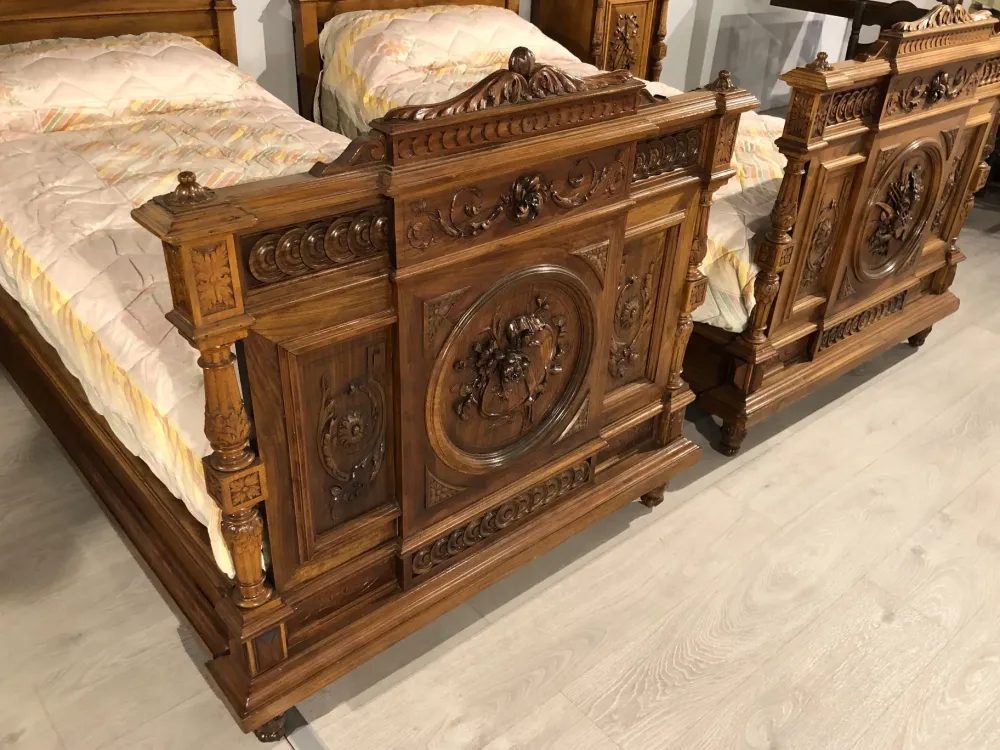 Scopri il Letto in legno modello Ottocento di con sconto del 66%!^Lando Hot