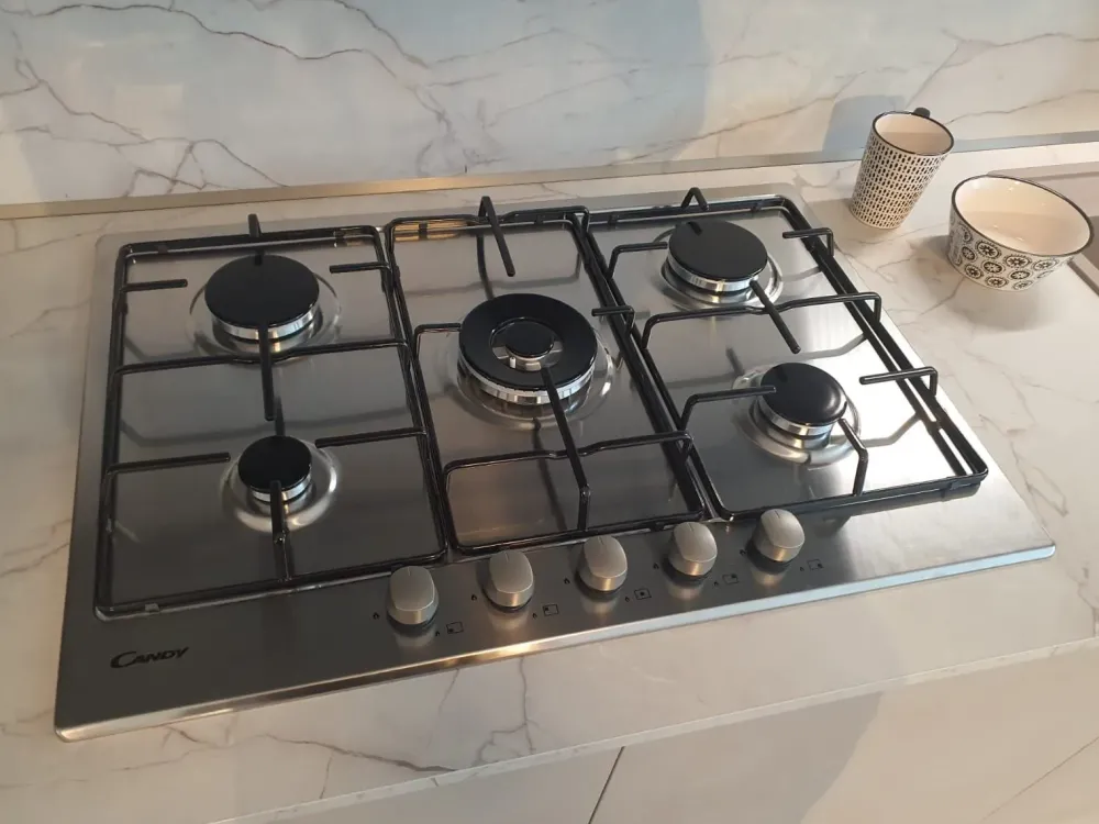 Scopri il piano cottura Chw74wx di con forte sconto! Piano Cottura