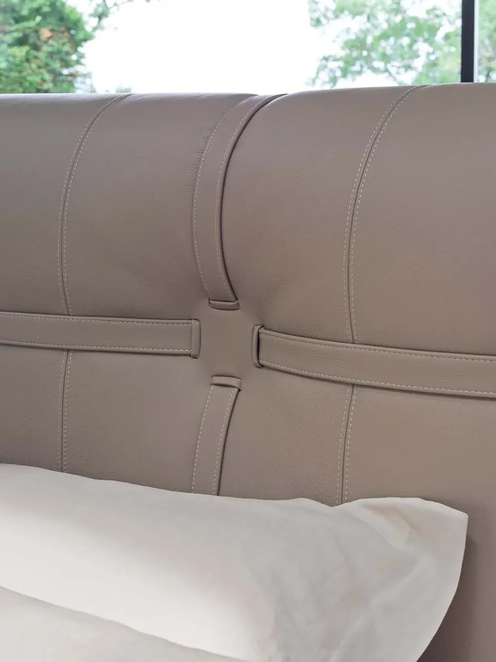 Scopri il prezzo di questo letto New bond di^Flou Online