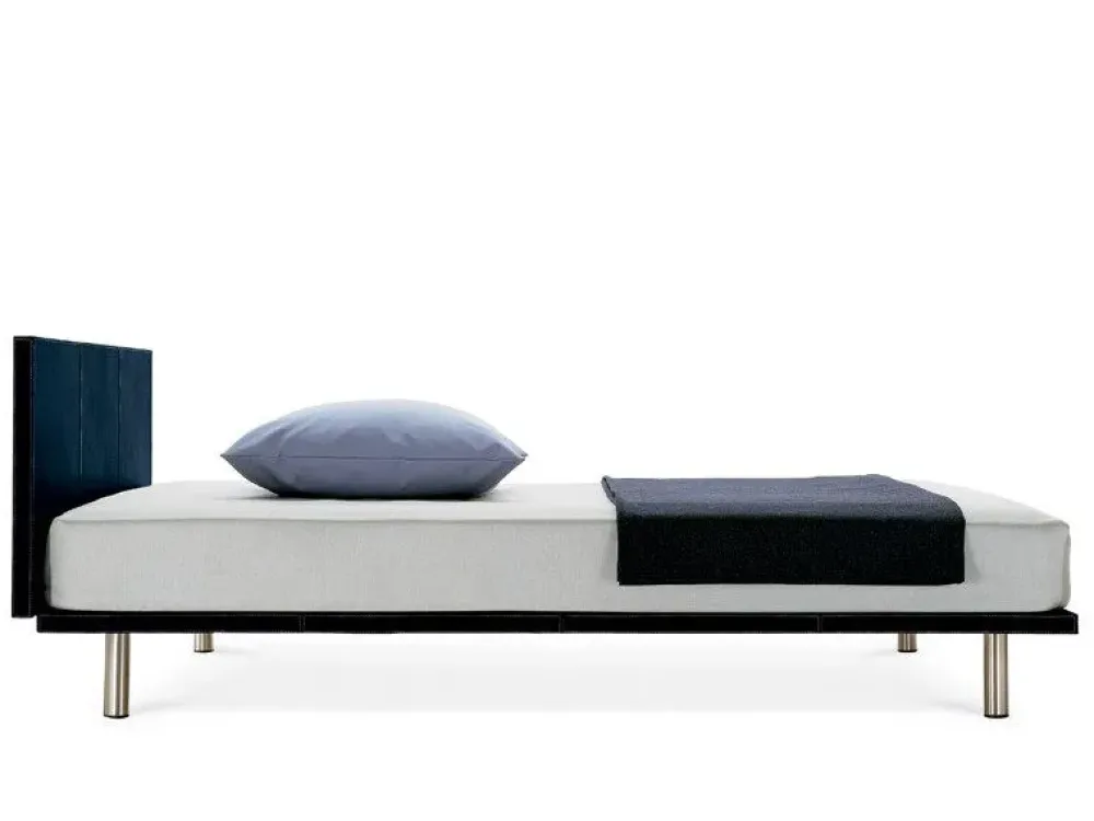 Scopri il prezzo riservato del letto Milano nella fotografia^Zanotta Discount