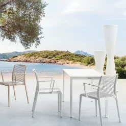 Scopri il prezzo riservato del Tavolo Claro di , un'opera d'arte architettonica.^Gaber New