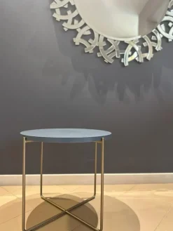 Scopri il Tavolino Even di a prezzo scontato! Un design unico per arredare con stile. Tavolini