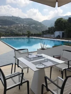 Scopri il Tavolo Mug di : prezzo riservato! Tavoli