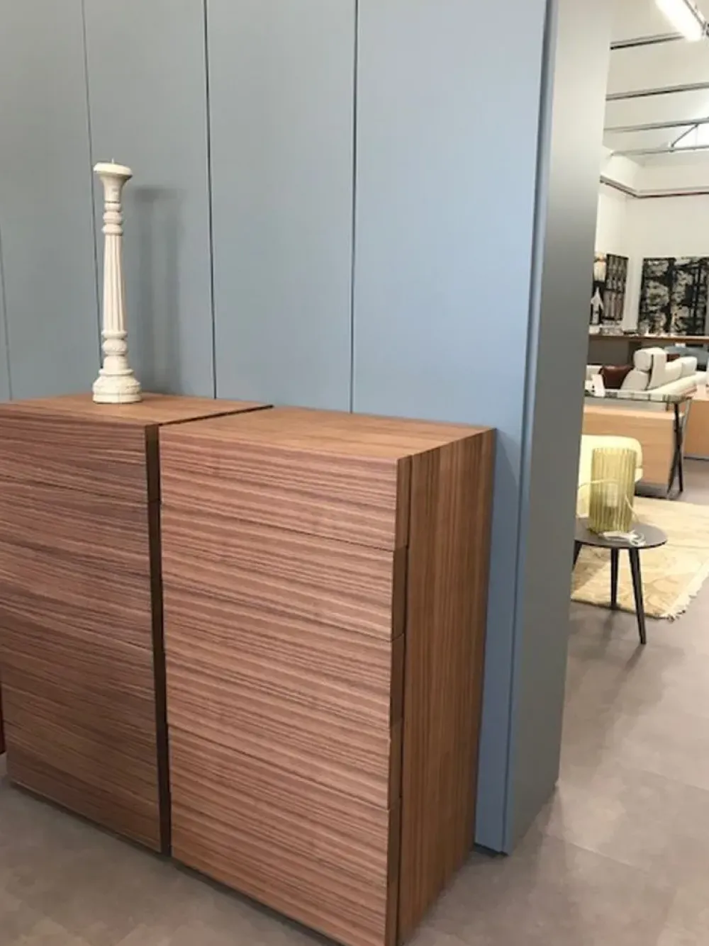 Distribuzione Grandi Marchi Scopri la cassetiera modello Zoe in legno. Grandi marchi in offerta!- Cassettiere