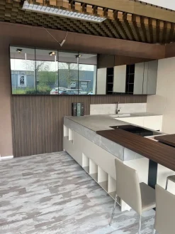 Scopri la cucina Atelier moderna in altri colori con penisola Aster scontata del 60%!^Aster cucine Best