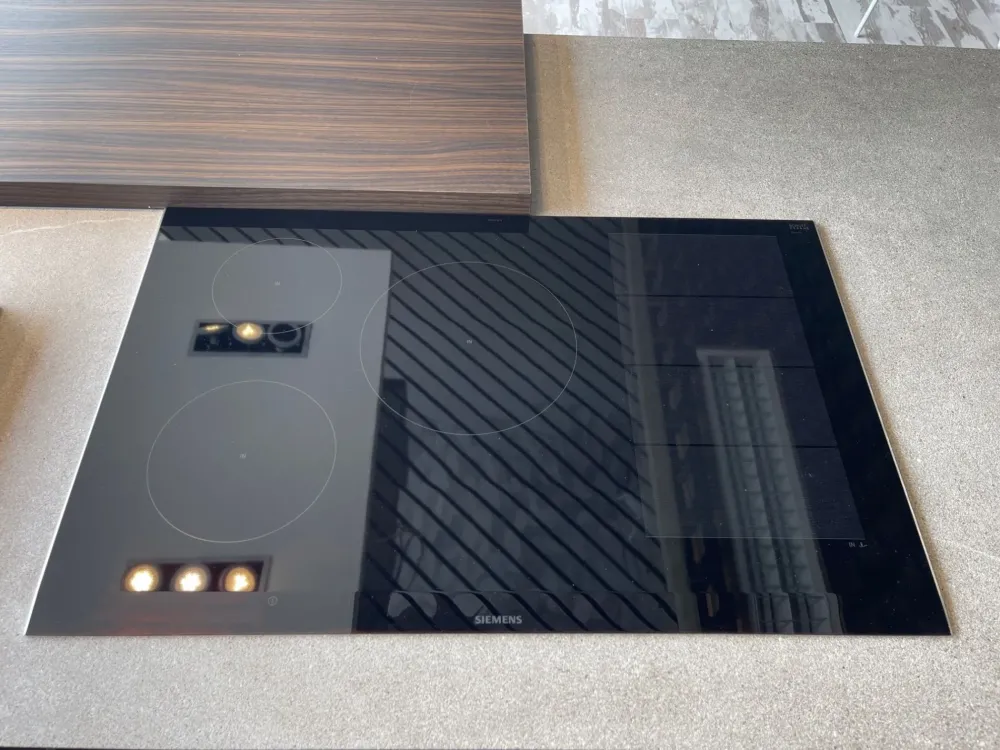 Scopri la cucina Atelier moderna in altri colori con penisola Aster scontata del 60%!^Aster cucine Best