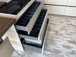 Scopri la cucina Atelier moderna in altri colori con penisola Aster scontata del 60%!^Aster cucine Best