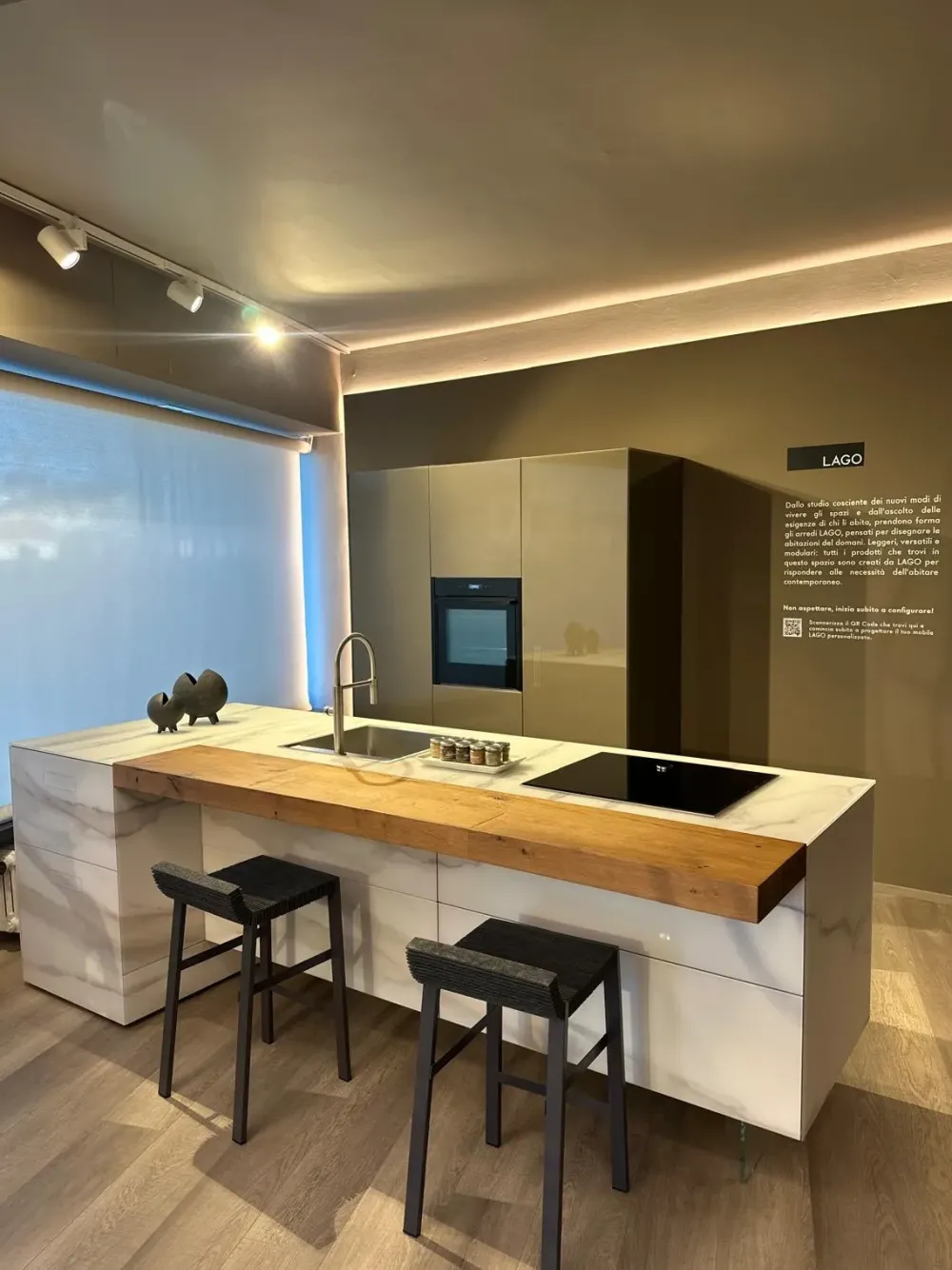 Scopri la cucina Cucina 36e8 di in OFFERTA OUTLET^Lago Discount