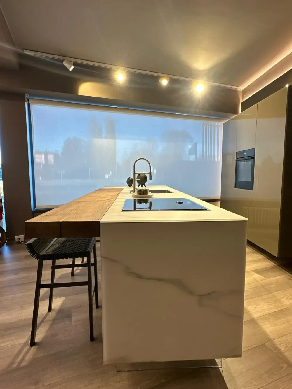 Scopri la cucina Cucina 36e8 di in OFFERTA OUTLET^Lago Discount