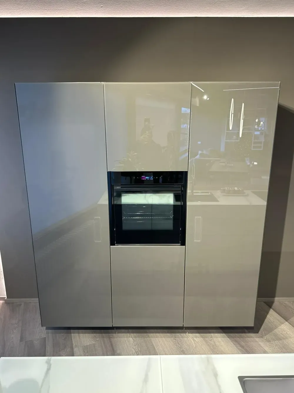 Scopri la cucina Cucina 36e8 di in OFFERTA OUTLET^Lago Discount